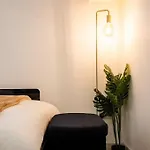 Five Star Boutique Studio Flat In London