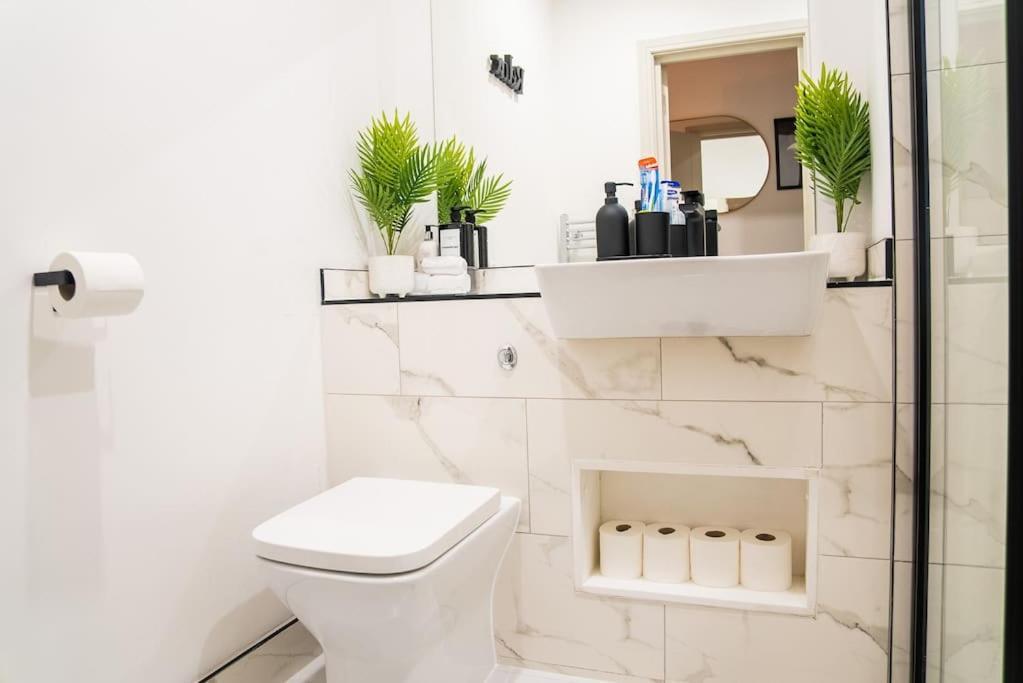 Five Star Boutique Flat In *